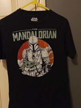 Star Wars Mandalorian & Grogu Short Sleeve Graphic Tee - Black, Green, Orange